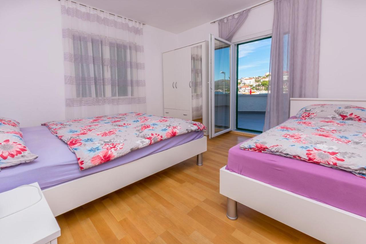 Apartments Olivera Rogoznica  Buitenkant foto