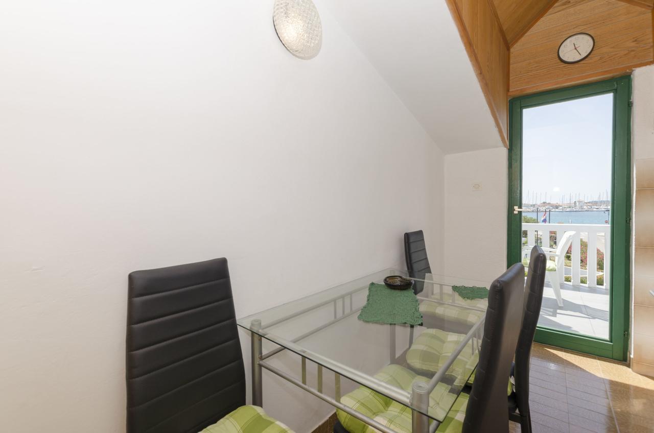 Apartments Olivera Rogoznica  Buitenkant foto