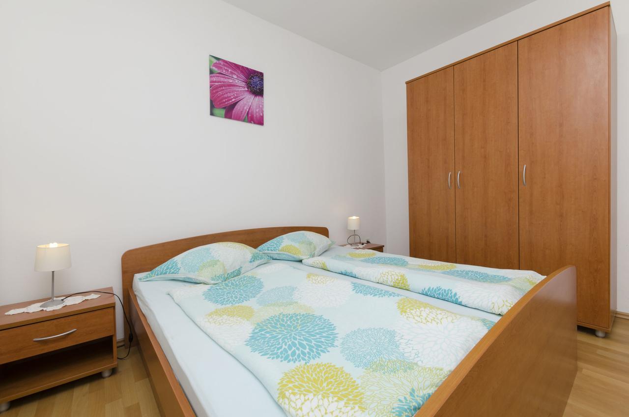 Apartments Olivera Rogoznica  Buitenkant foto