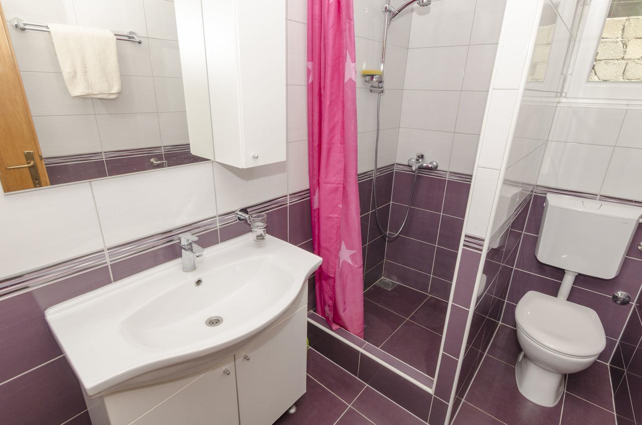Apartments Olivera Rogoznica  Buitenkant foto